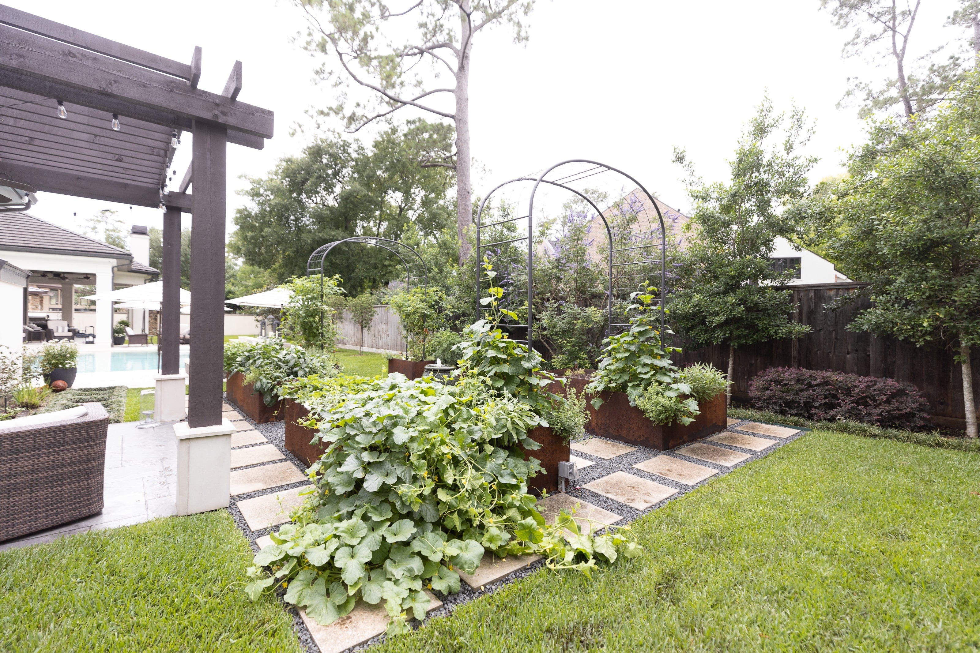 Formal Potager Arch Trellis - Image 7