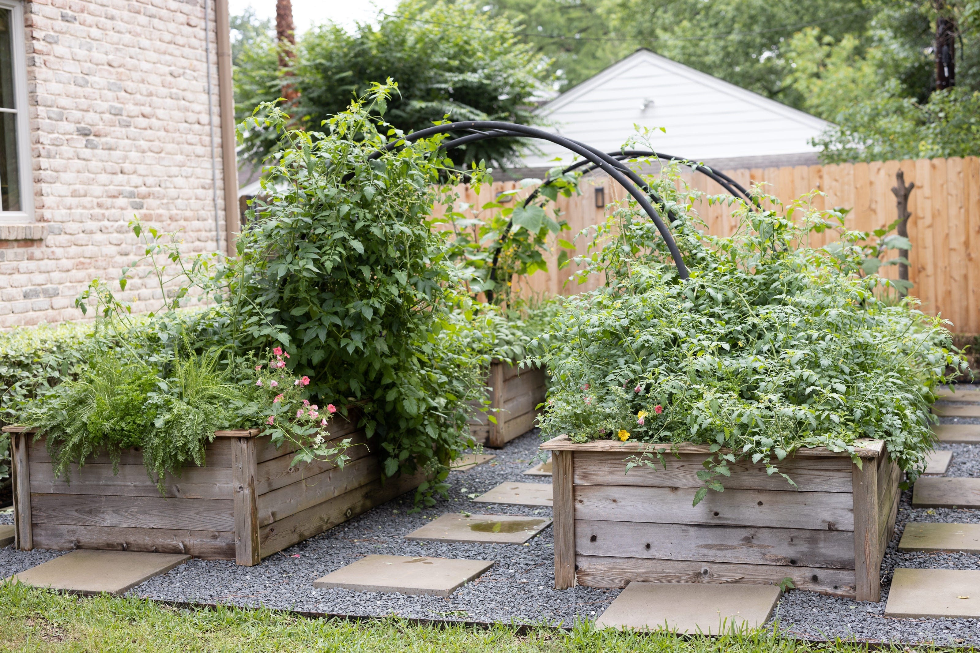 Modern Arch Trellis - Image 6
